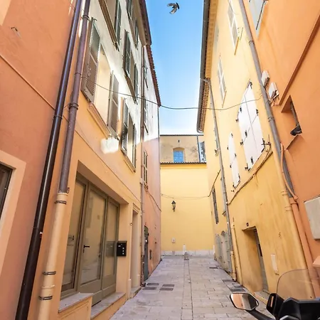 Sainte Anne By Time Off Collection *